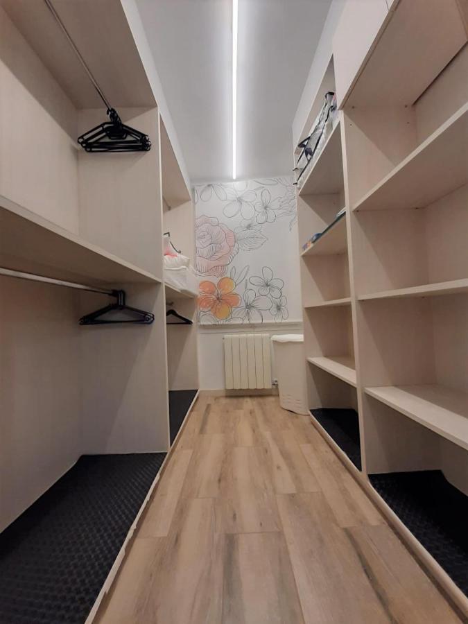 Apartamento Nuria ฟิกวยเรส ภายนอก รูปภาพ