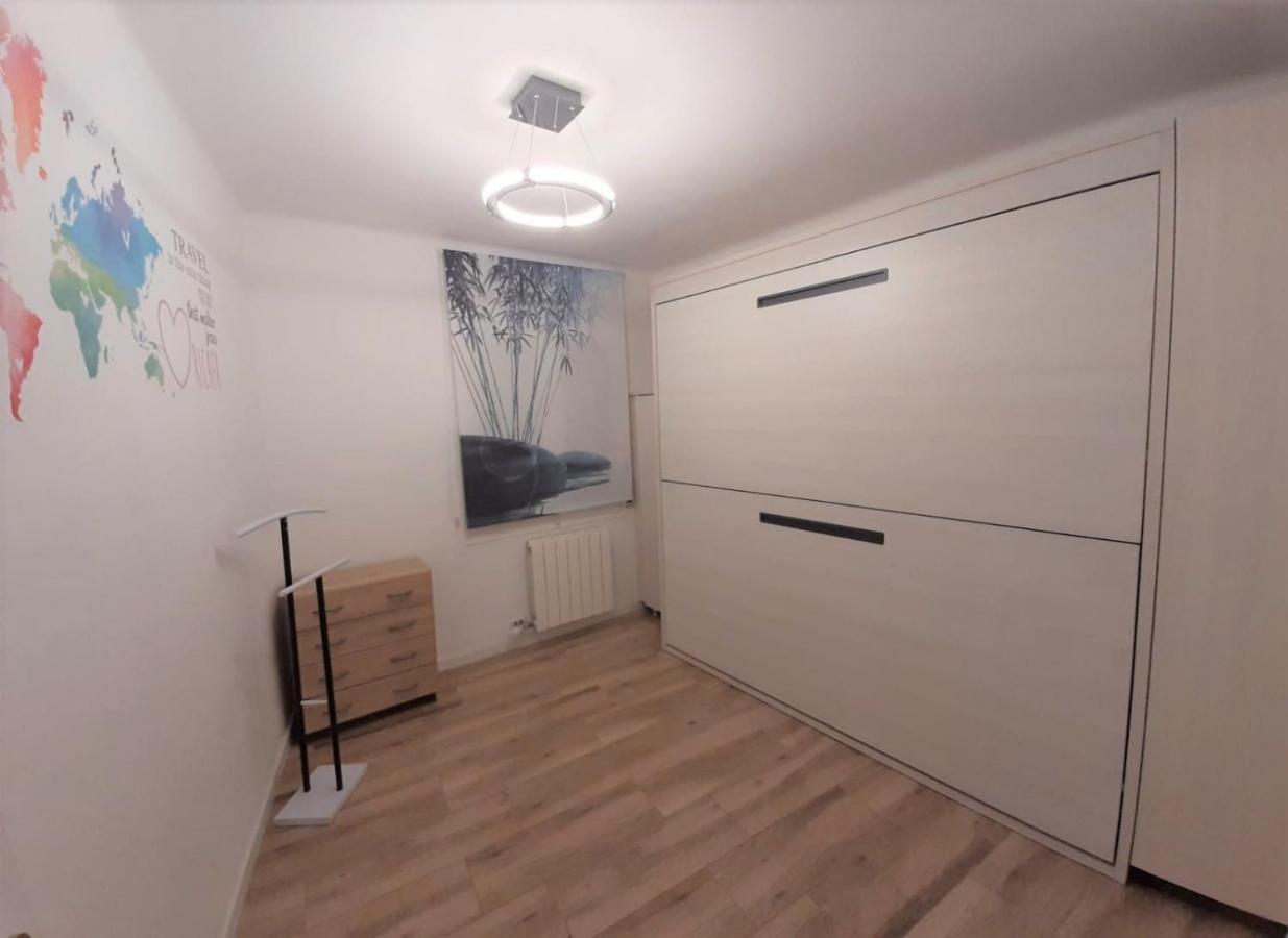 Apartamento Nuria ฟิกวยเรส ภายนอก รูปภาพ