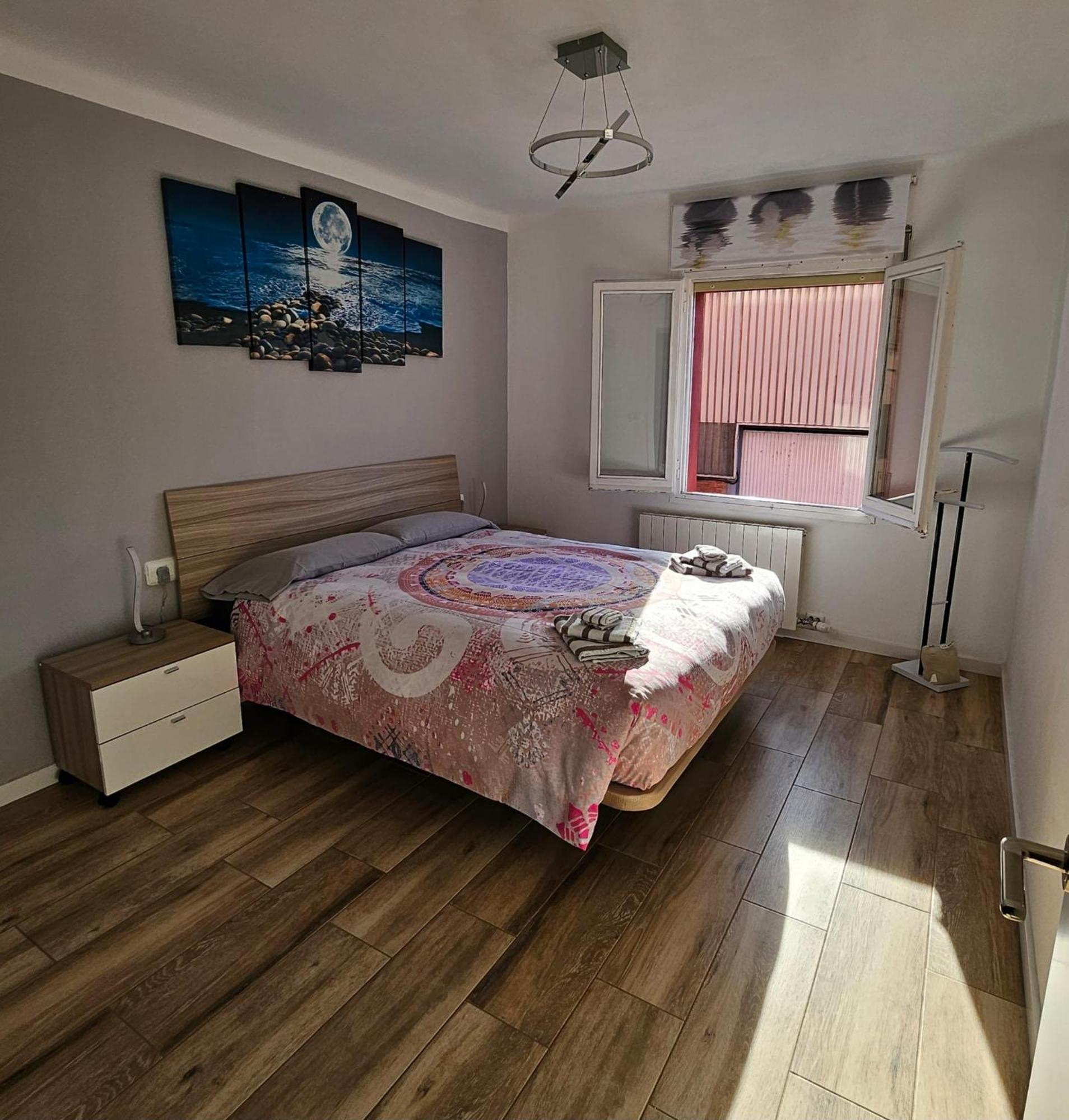 Apartamento Nuria ฟิกวยเรส ภายนอก รูปภาพ