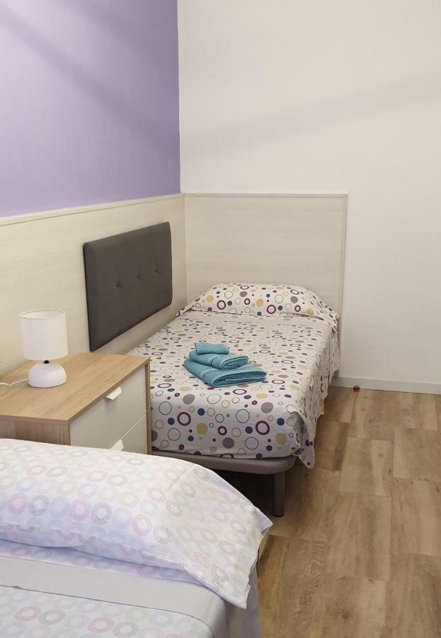 Apartamento Nuria ฟิกวยเรส ภายนอก รูปภาพ